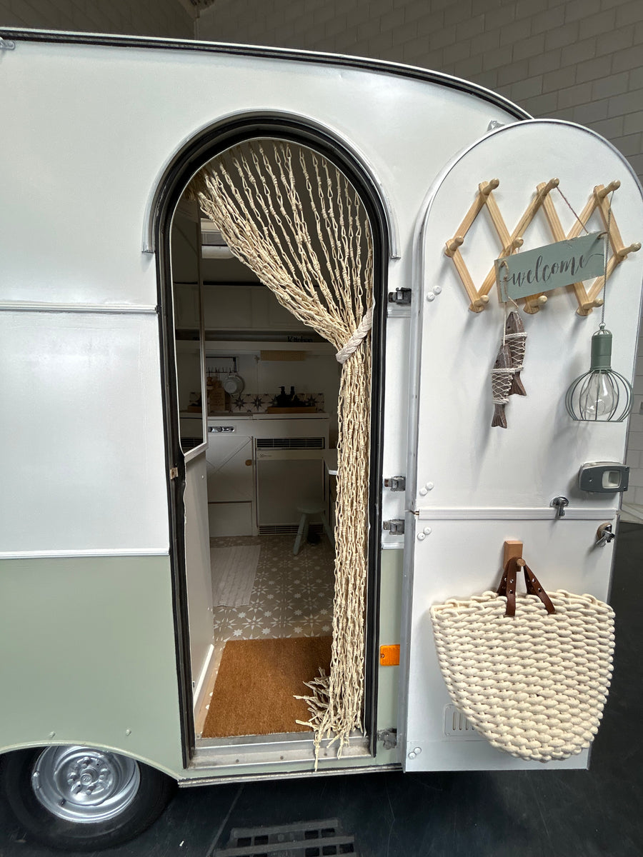Adria 305
