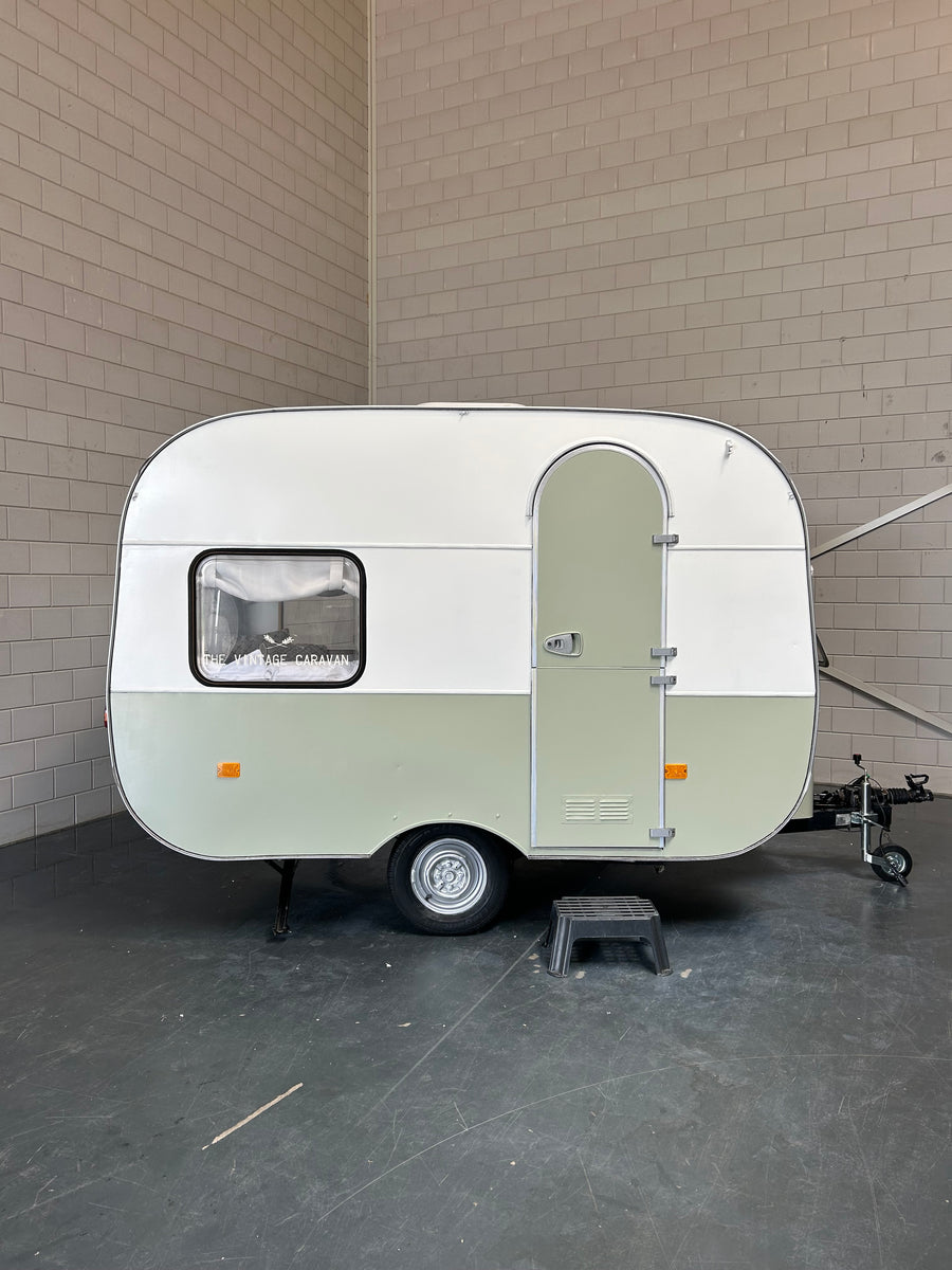 Adria 305