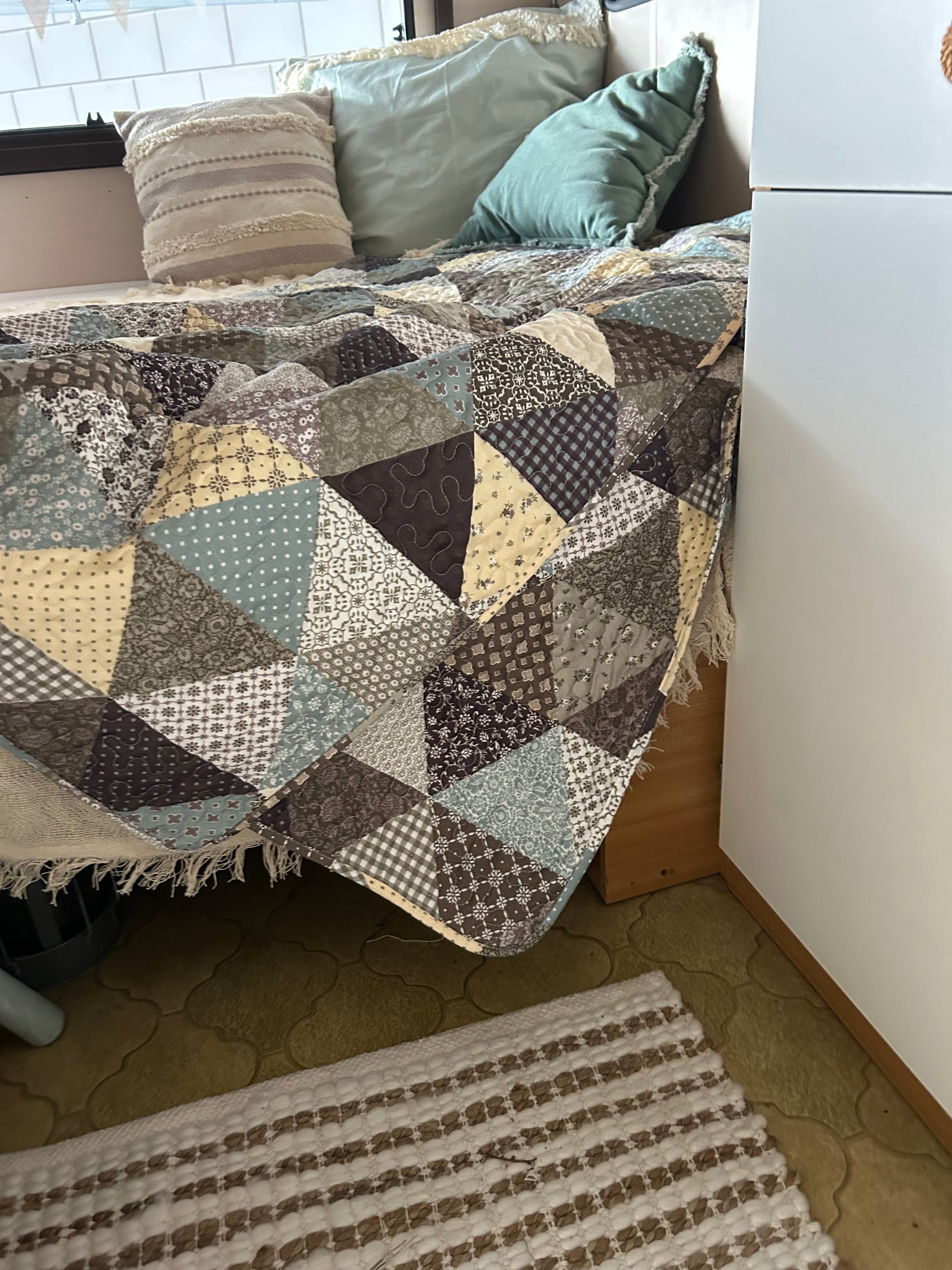 Gemütliches, natürliches Schaffell für den Boho-Wohnwagen – 55 x 78 cm