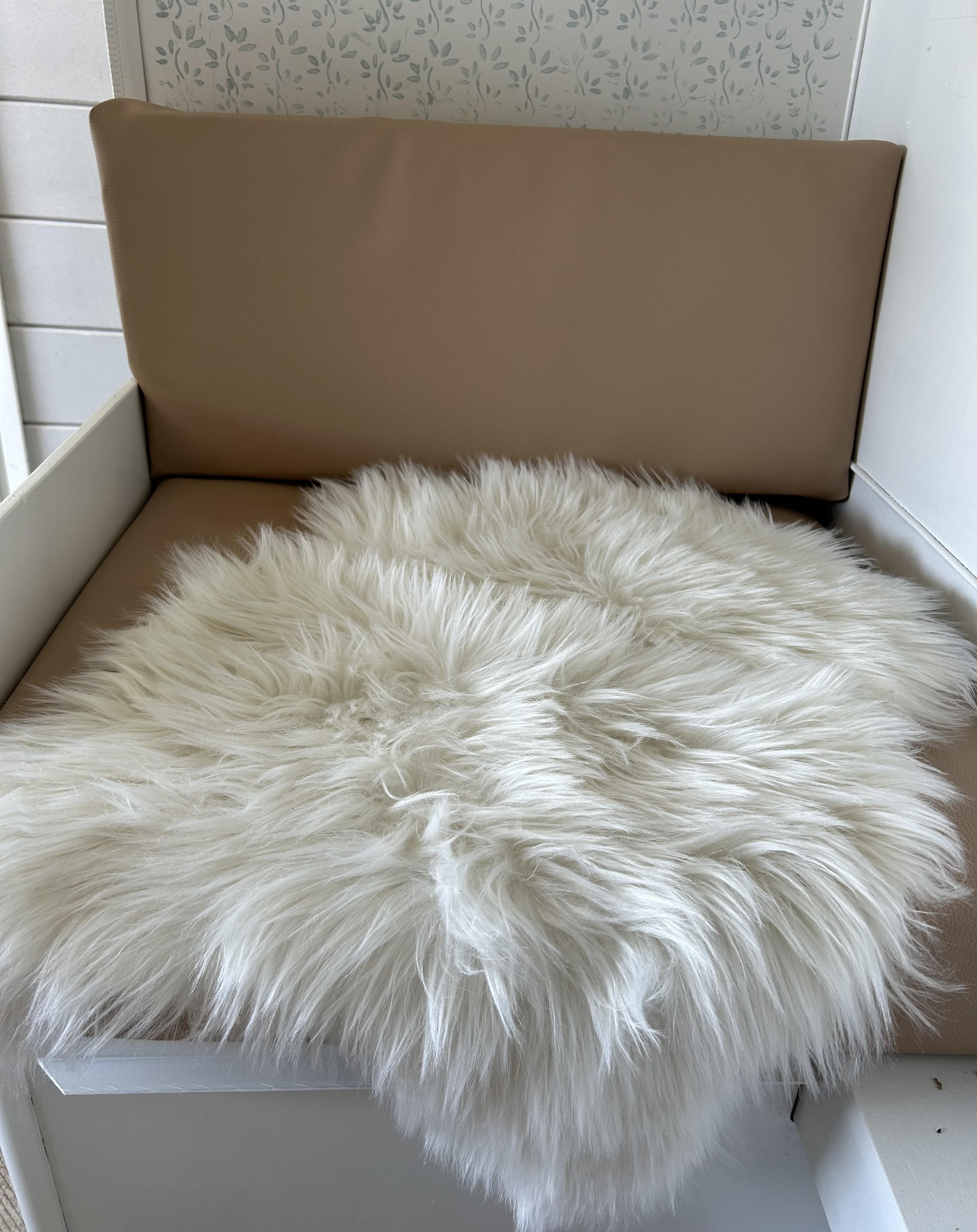 Gemütliches, natürliches Schaffell für den Boho-Wohnwagen – 55 x 78 cm