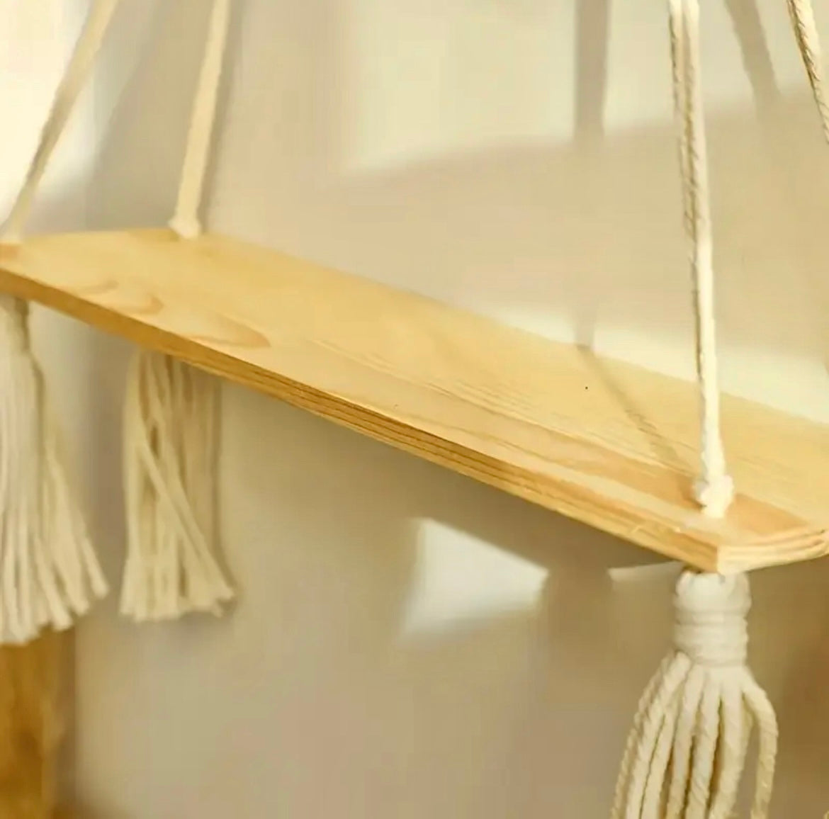 Boho-Wandregal für Wohnwagen – Skandinavisch & Makramee