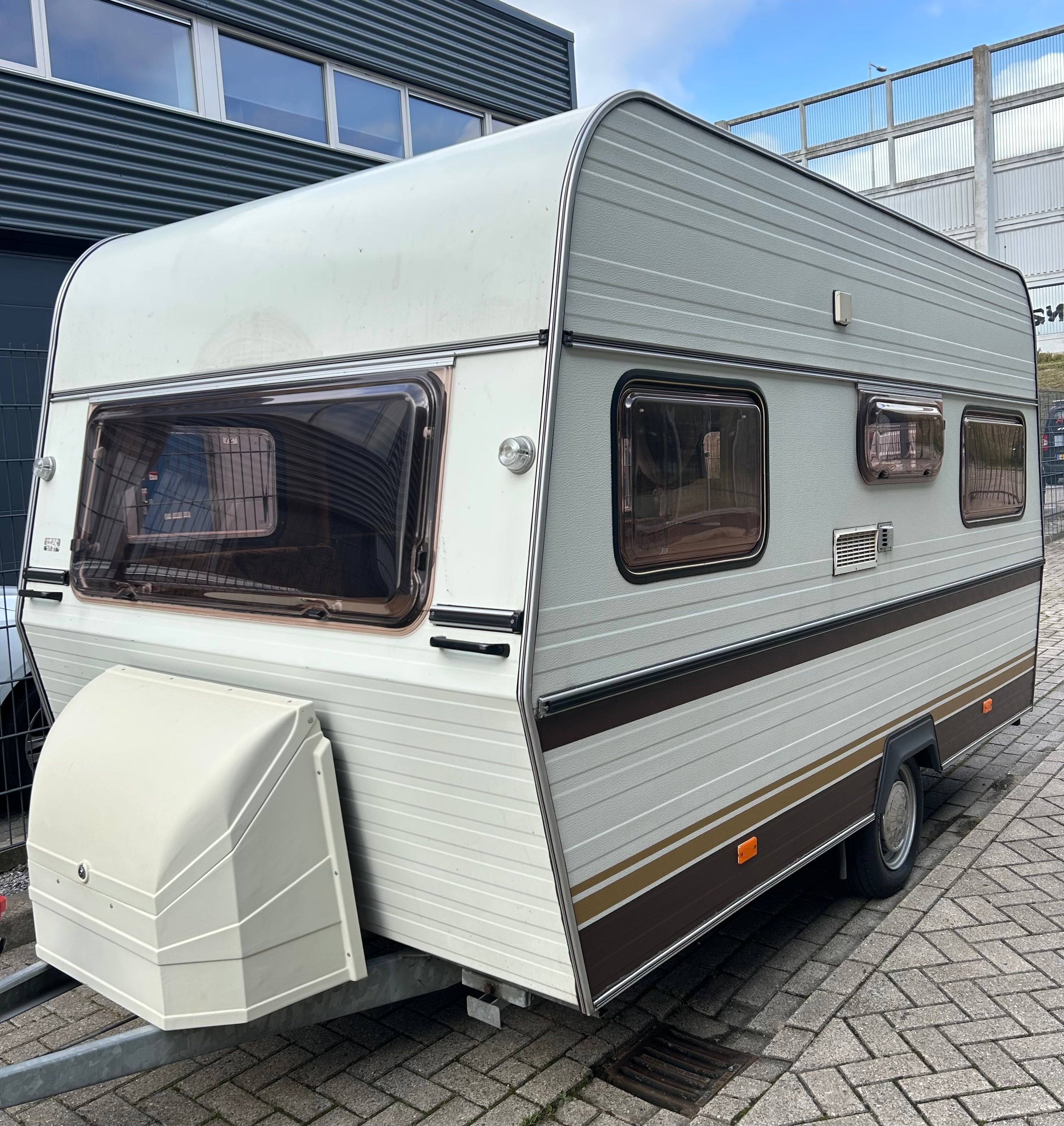 UMBAU - IT-Wohnwagen 