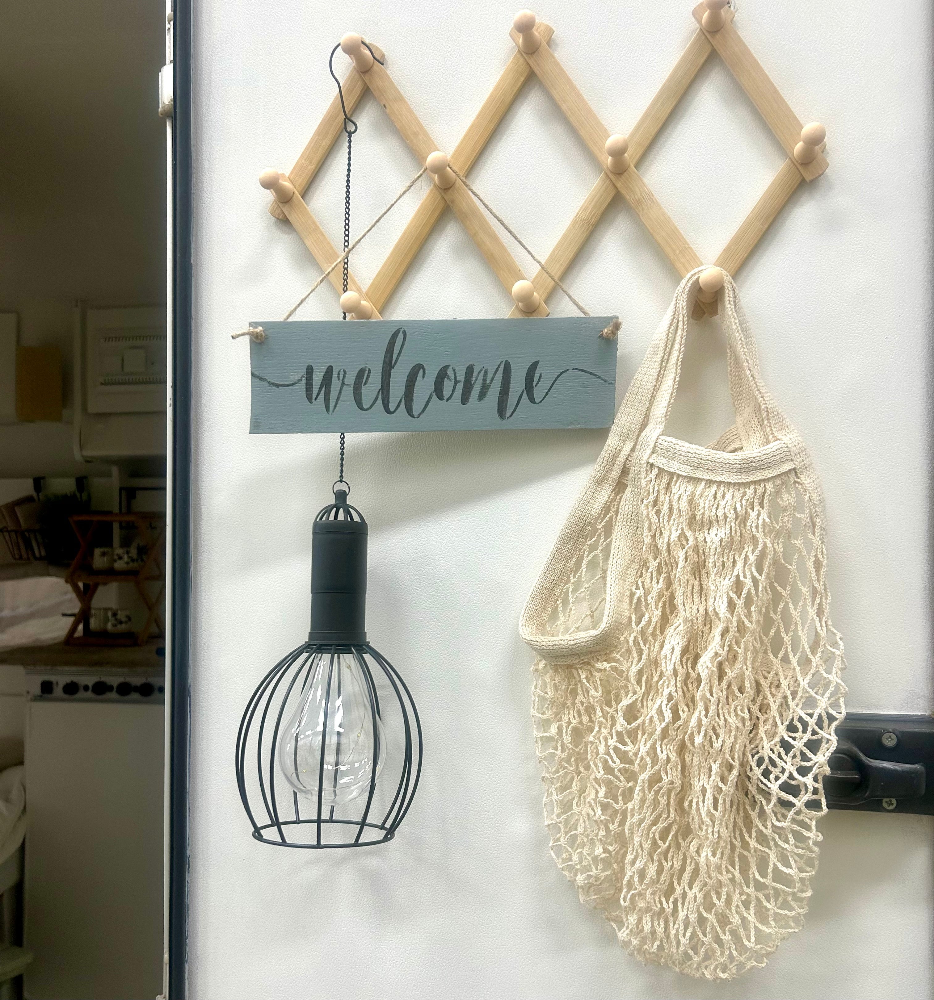 Stabiles Holzschild WILLKOMMEN