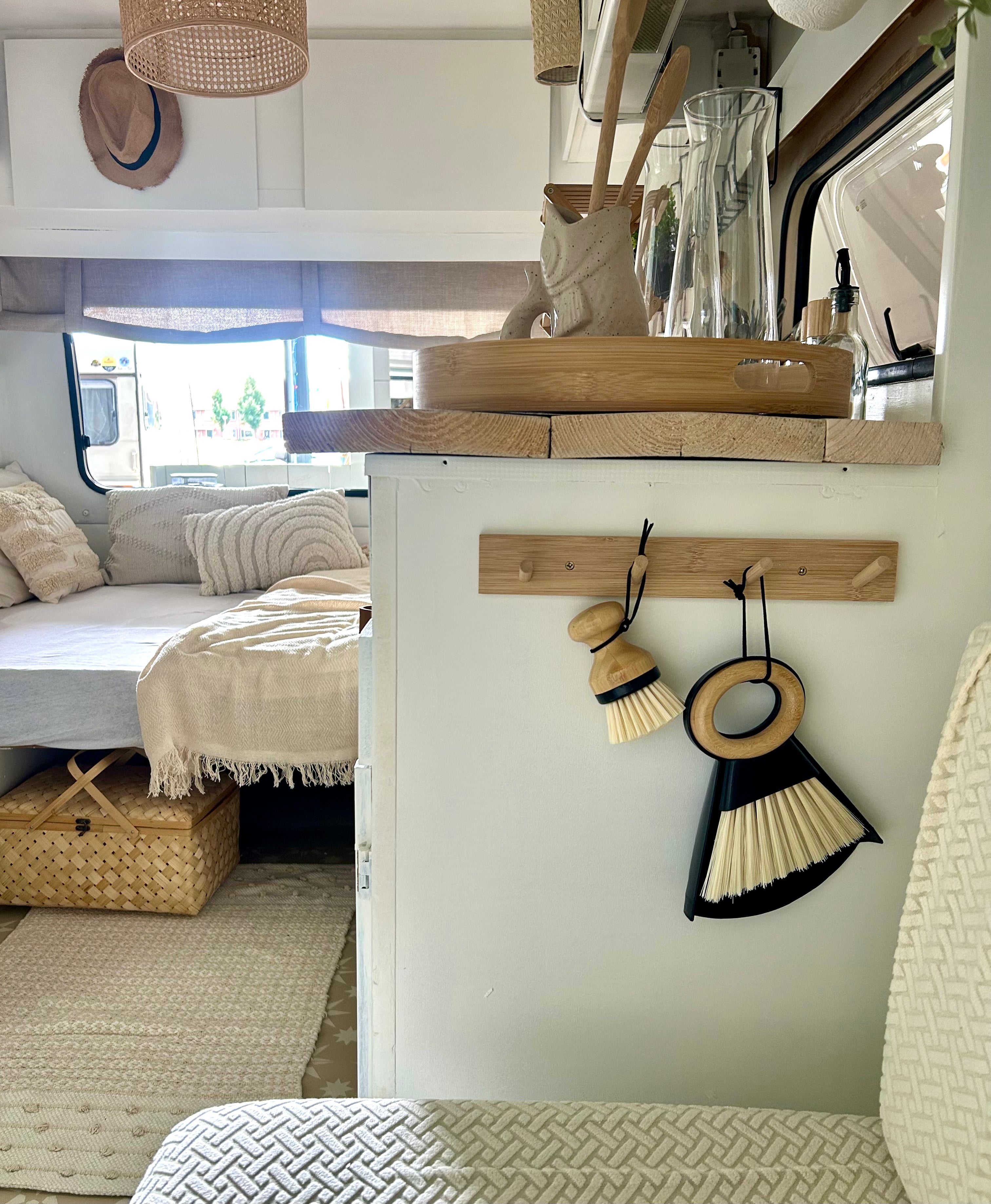 Mini-Kehrschaufel, Besen und Spülbürste, schwarz