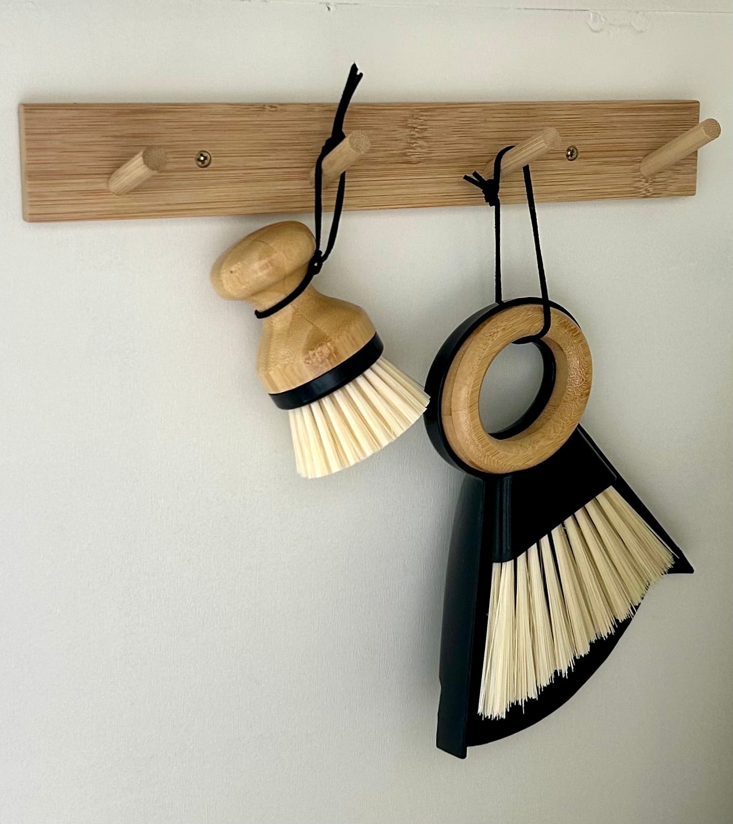 Mini-Kehrschaufel, Besen und Spülbürste, schwarz