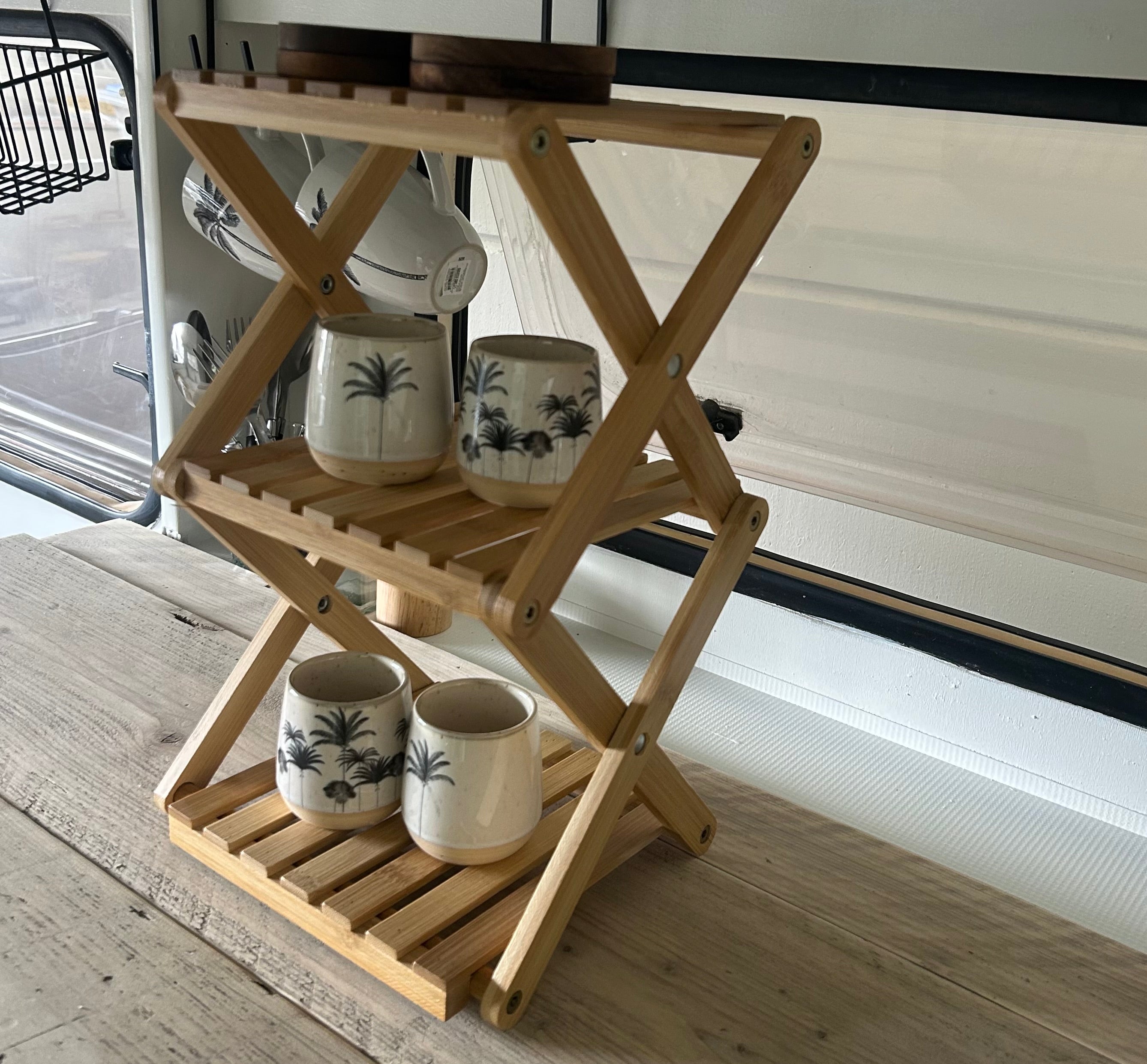 Boho-Wohnwagen-Küchenset mit Palmen