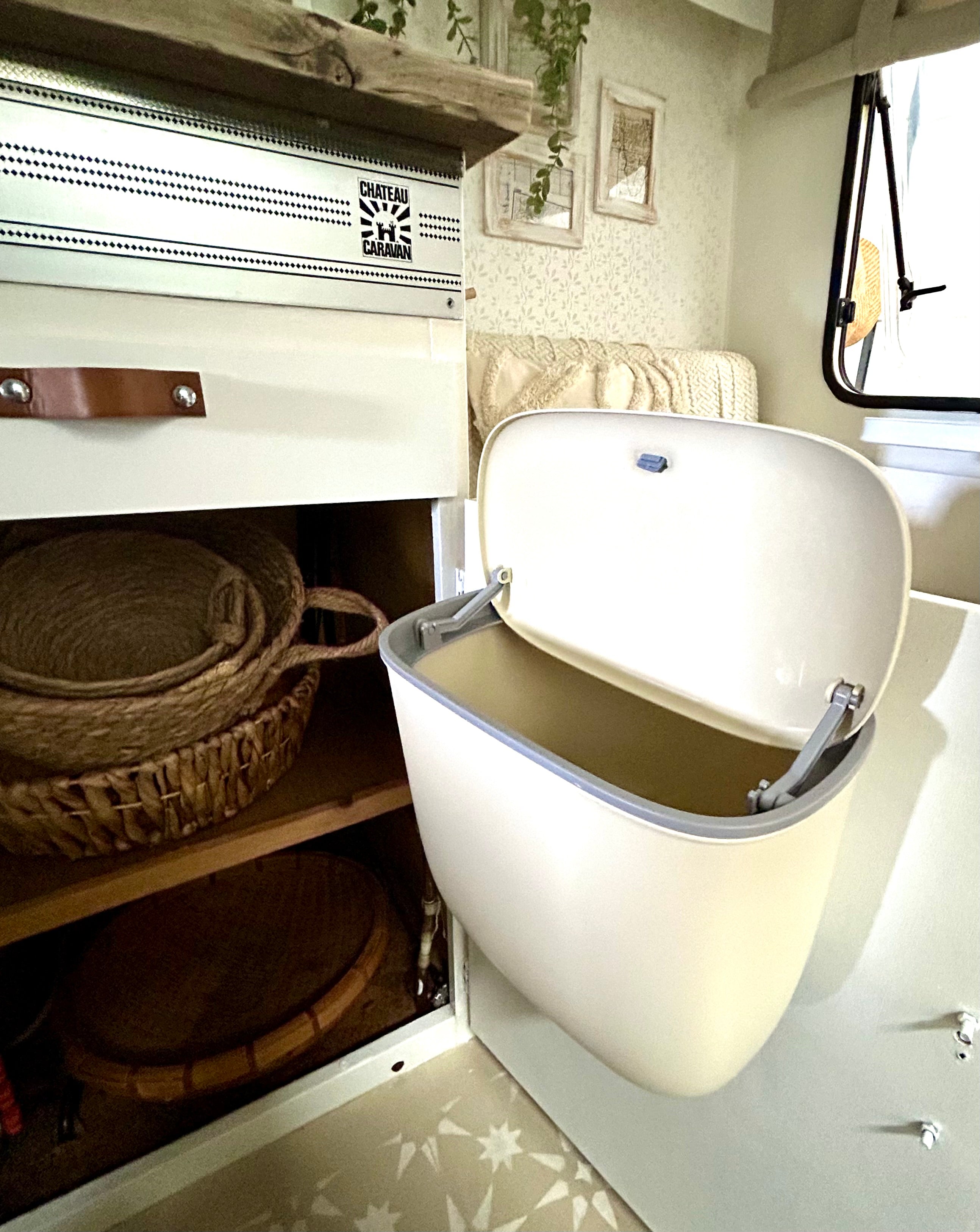 Retro-Wohnwagen-Abfalleimer – 8 l/12 l, Schranktürhalterung