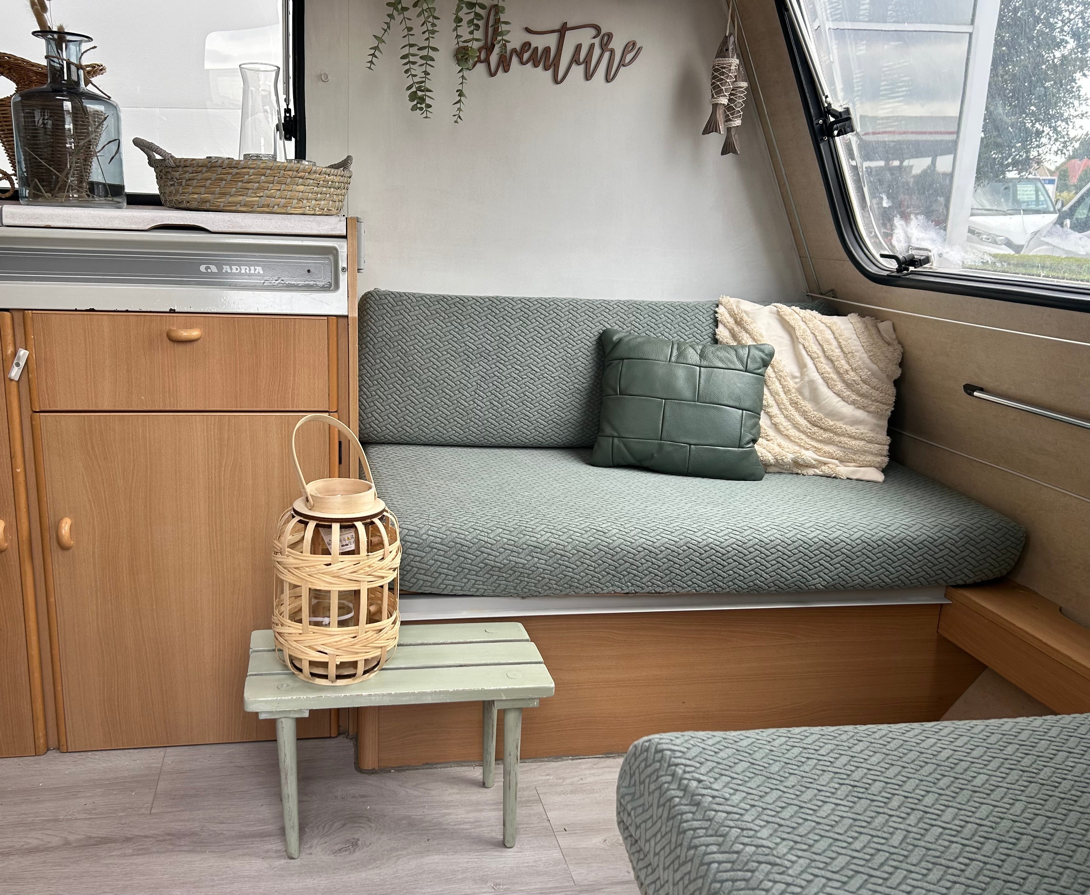 Sitzbankbezüge für Züge – DIY-Wohnwagenrenovierung