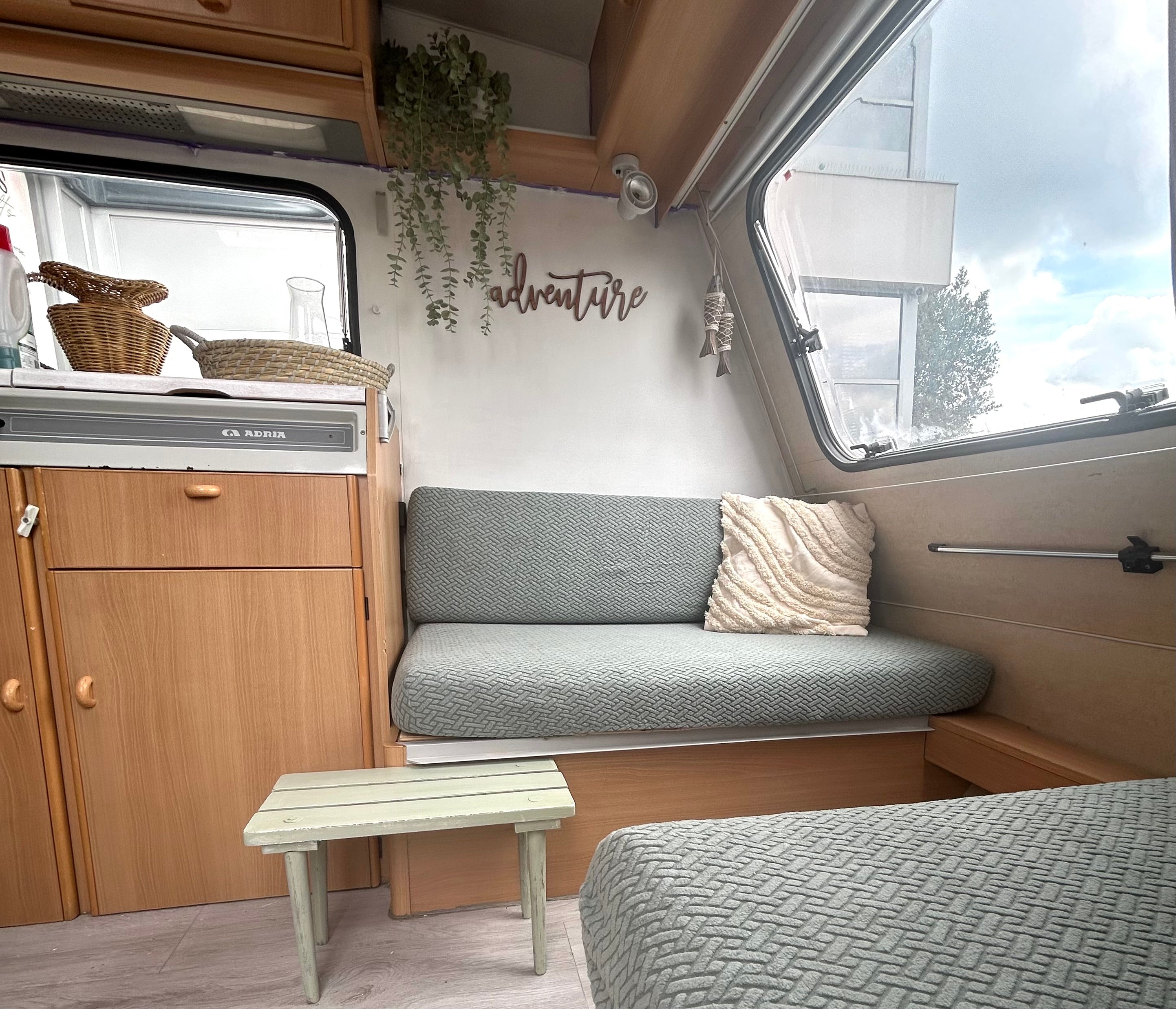 Sitzbankbezüge für Züge – DIY-Wohnwagenrenovierung