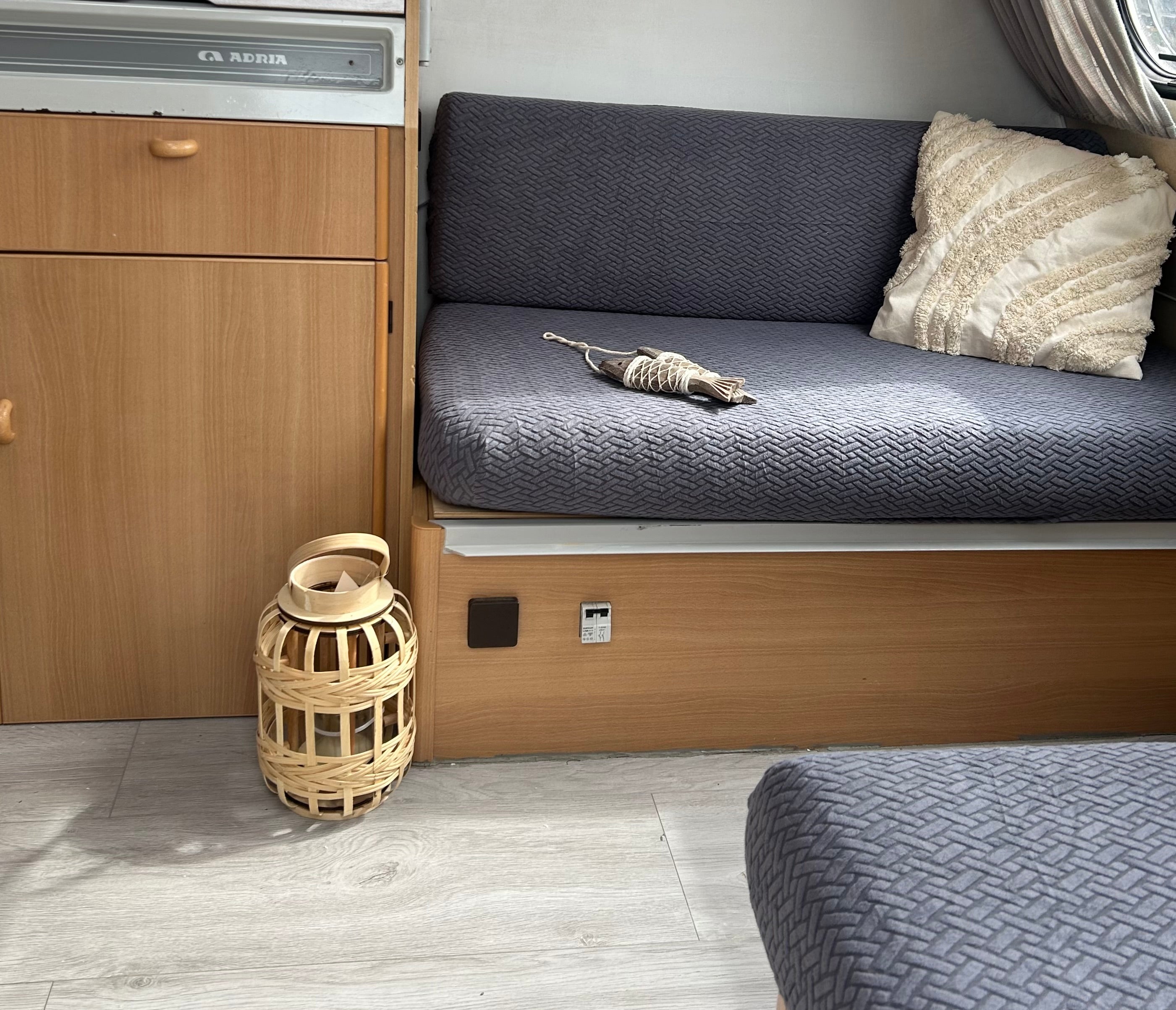 Sitzbankbezüge für Züge – DIY-Wohnwagenrenovierung