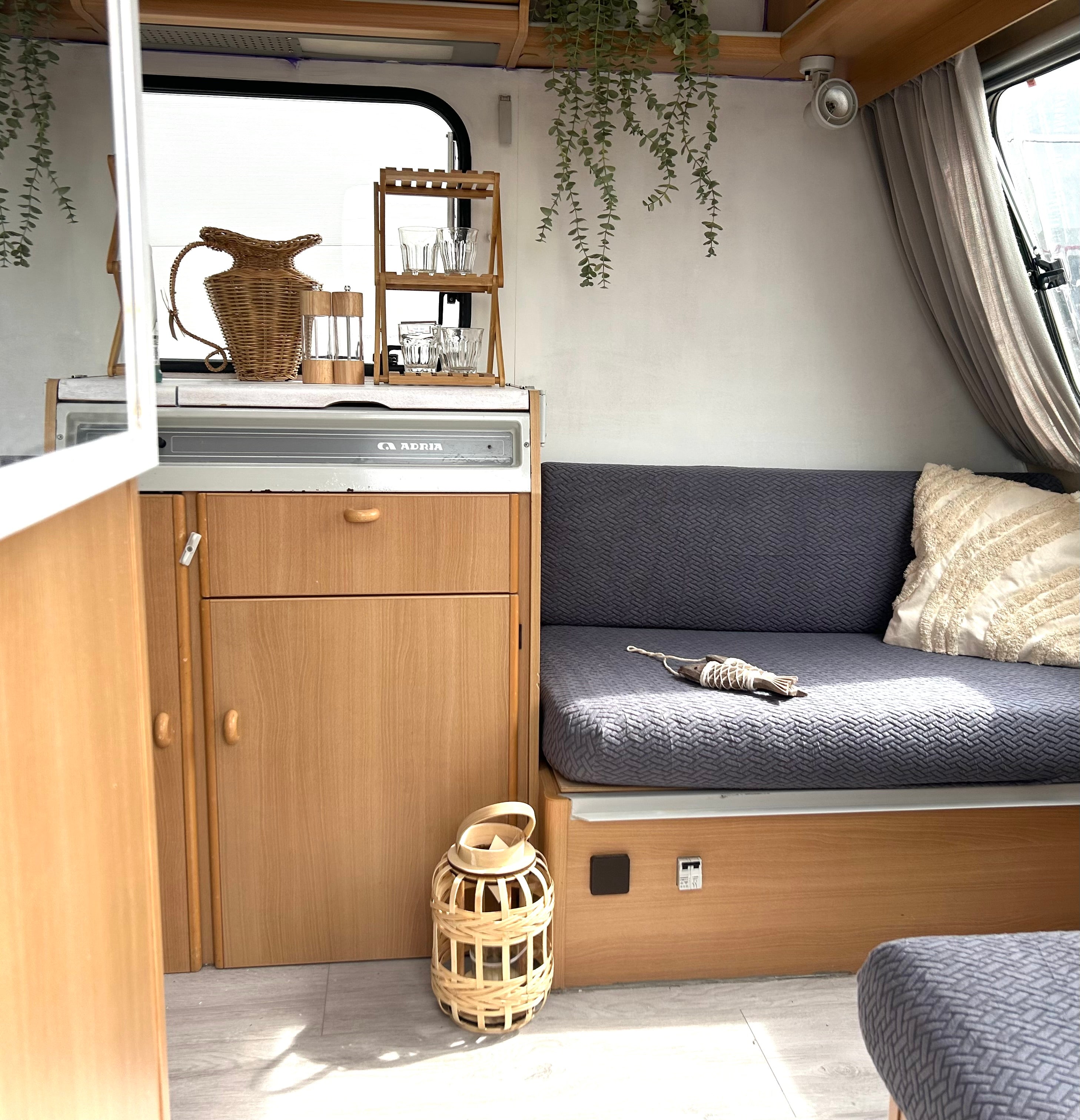 Sitzbankbezüge für Züge – DIY-Wohnwagenrenovierung