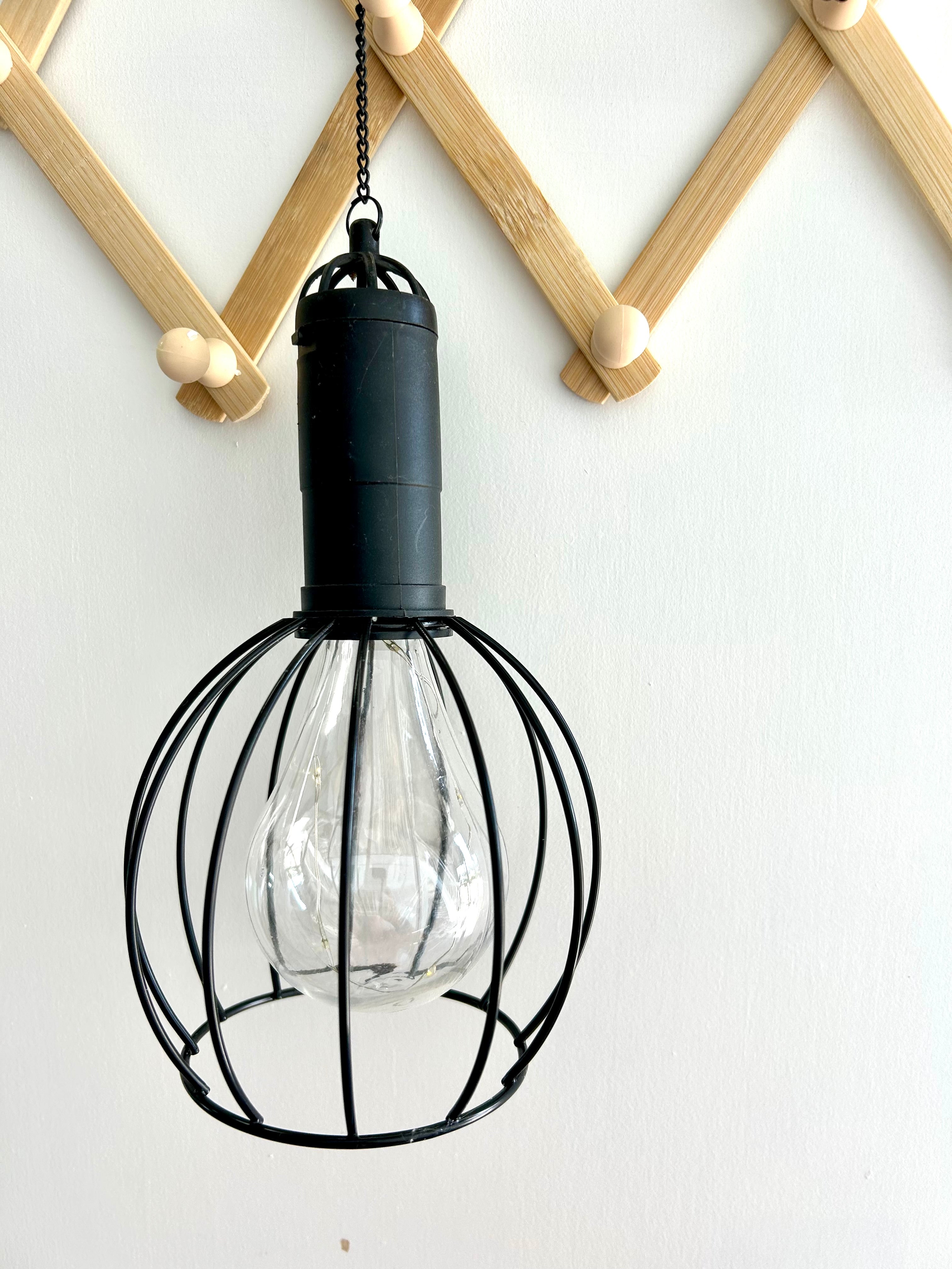 Stabile schwarze Drahtlaterne aus Eisen – Wohnwagendekoration