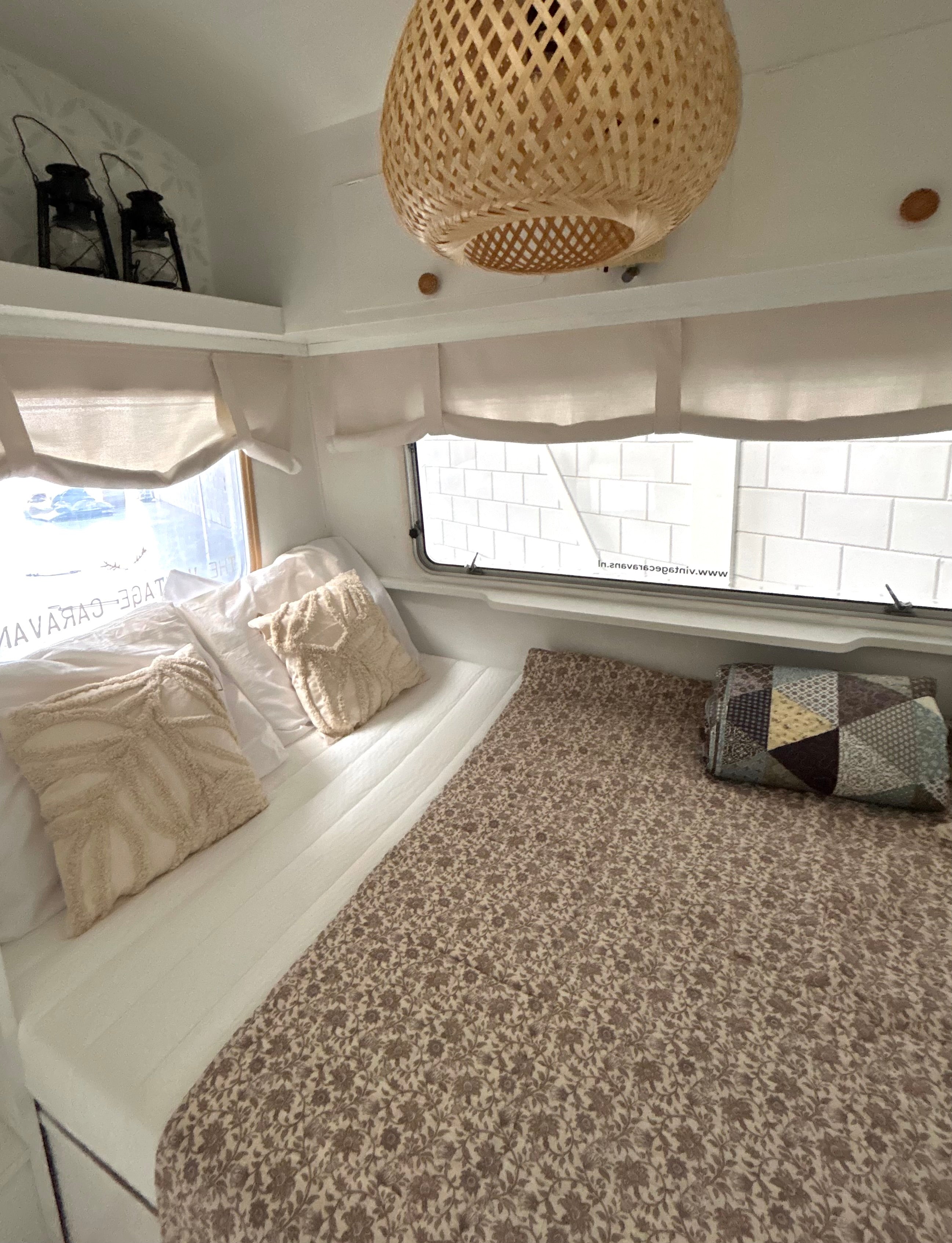 Gemütliches, natürliches Schaffell für den Boho-Wohnwagen – 55 x 78 cm