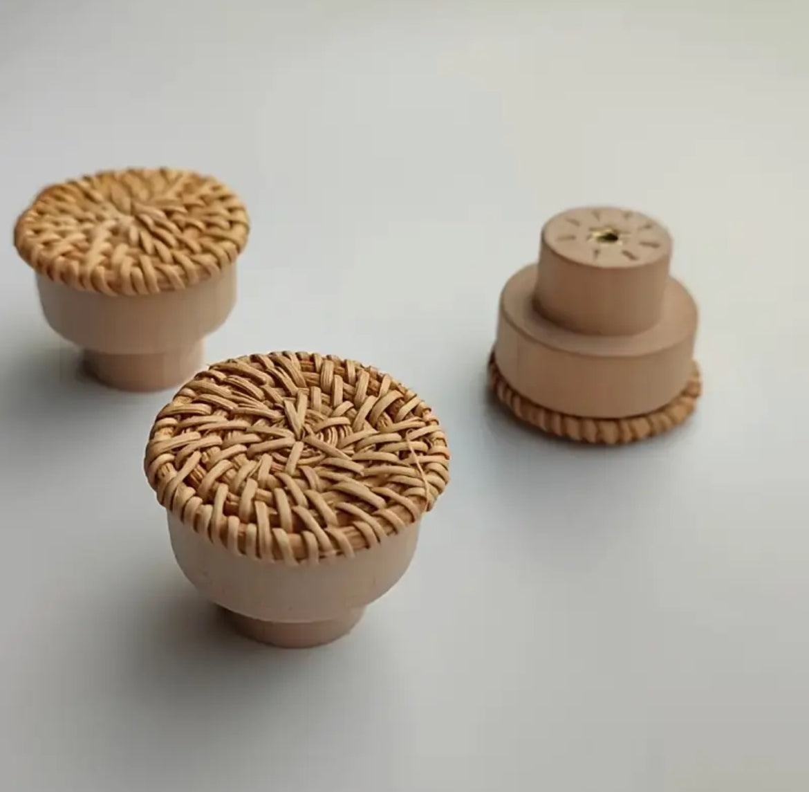 Set aus Korbmöbelknöpfen