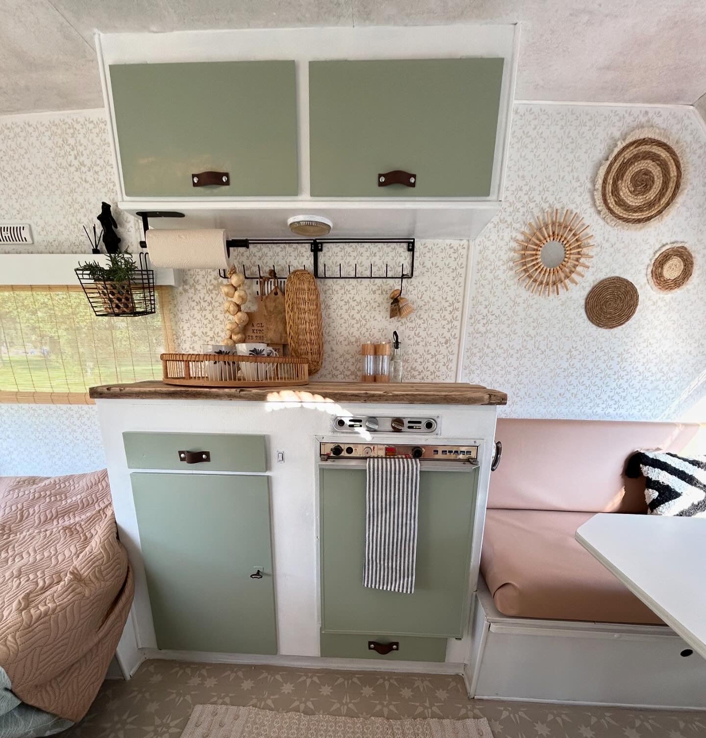 Boho-Wohnwagen-Wandteller-Set – Rattan-Spiegel und Wanddekoration